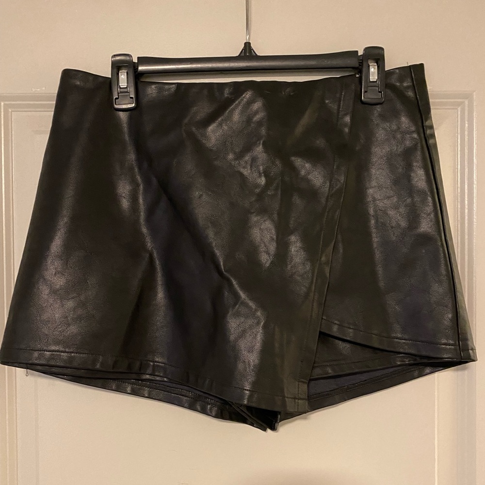 She + Sky Leather Skort - Large